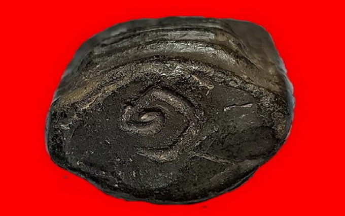 พระกริ่งคลองตะเคียนสองหน้า กรุวัดประดู่ทรงธรรม อยุธยา กริ่งดังกังวานเนื้อดินผสมใบลานเผาสวยๆครับ