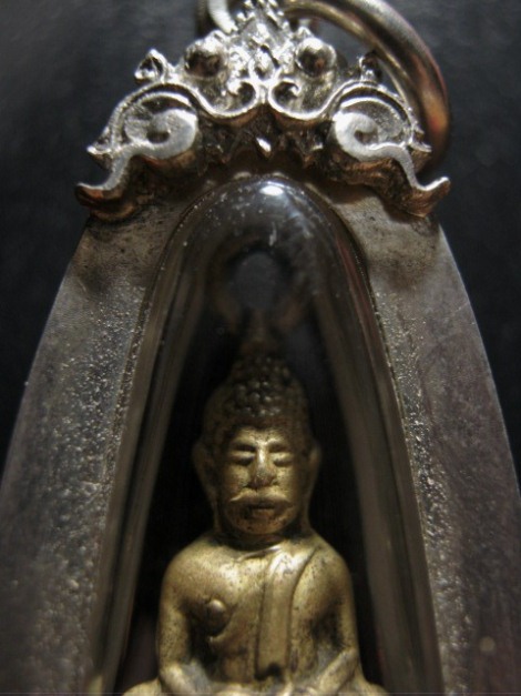 พระกริ่งเล็กมีหูหลวงพ่อโสธร ปี2508 เนื้อทองเหลือง วัดโสธรฯ จ.ฉะเชิงเทรา มีเลี่ยมเงินยกซุ้มสวย ๆ พร้อ