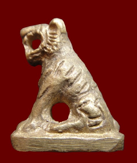 เสือหล่ออาคม เสาร์ ๕ มหาเศรษฐี หลวงปู่หมุน ฐิตสิโล วัดบ้านจานเชิญครับ