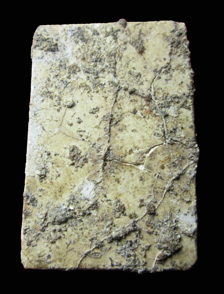 หลวงปู่ลำภู ปั้มเครื่อง ปี 14 ลงกรุตุ่มน้ำมนต์ ... องค์นี้ก้นตุ่ม มีเศษบางขุนพรหที่แตกหักทั่วองค์