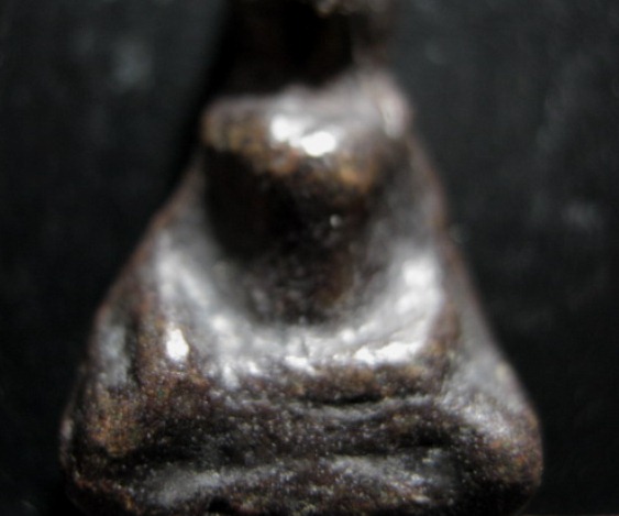 พระท่ากระดานน้อย กรุศาลเจ้า เนื้อตะกั่วสนิมแดง จ.ราชบุรี สนิมแดงดี