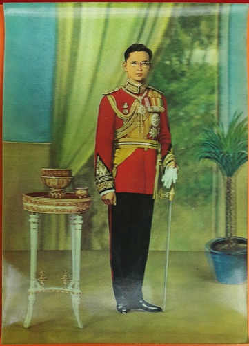 รูปโพสต์การ์ด สามมิติ ยุคเก่า..ในหลวง-พระราชินี (สภาพสมบูรณ์ สวยงาม เก็บอย่างดี หายาก)