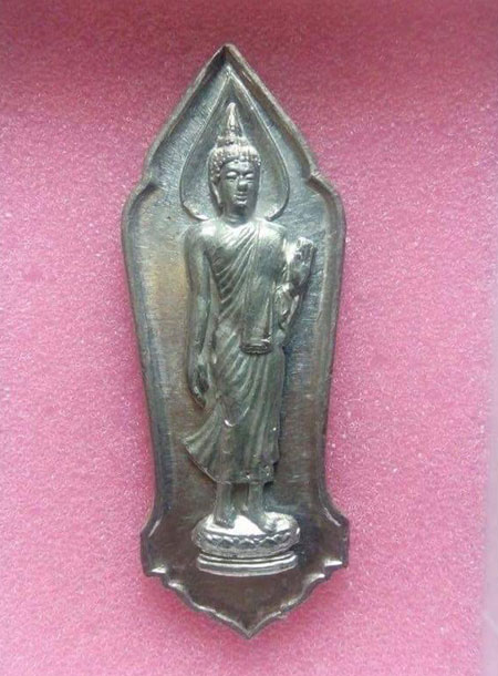 เคาะเดียว 25 ศตวรรษ ปี2500 เนื้อชิน พิมพ์พระศกจุด สภาพสวยพร้อมกรอบเทพพนมใหม่ จมูกโด่งมาก