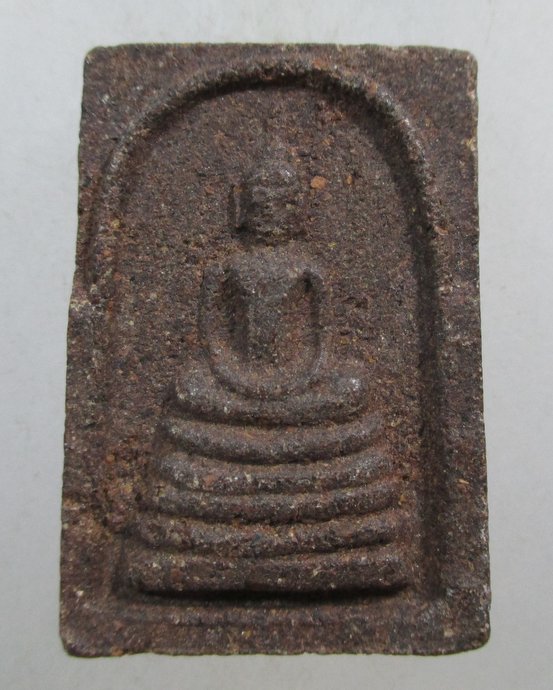 ๒๐ พระสมเด็จเนื้อผงว่าน 