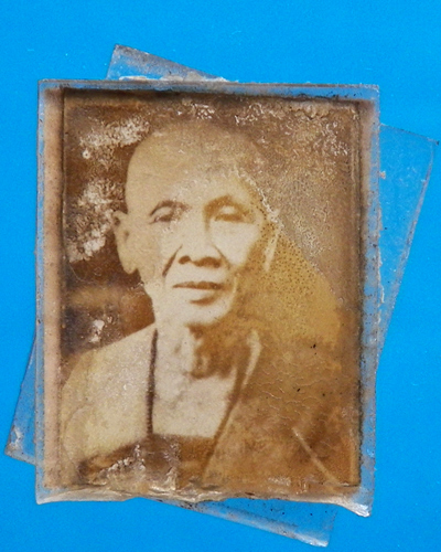 รูปถ่ายอัดกระจกหลวงพ่อครูบาศรีวิชัยหลัง ร 5