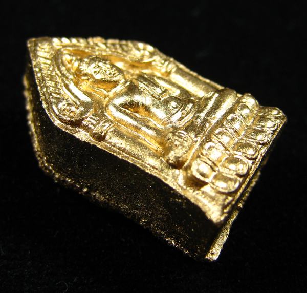  ขุนแผนทรงพลเล็กหน้าบรอนซ์ทอง หลวงปู่หมุน หลังฝังเม็ดยา เกศา ตะกรุด3ดอก รุ่นสมปรารถนา ปี 2543 (D)