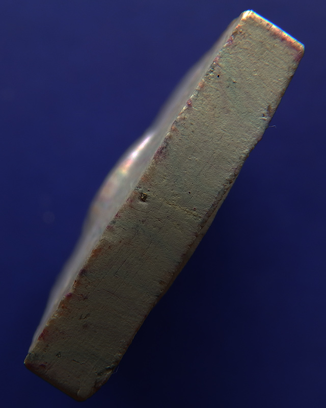 5.สมเด็จหลวงพ่อแพ วัดพิกุลทอง พิมพ์ฐานสิงห์ สายรุ้ง ตะกรุดทอง 3 กษัตริย์ พร้อมกล่องเดิม