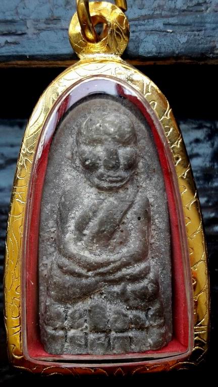 หลวงปู่ทวดพิมพ์พระรอดหลวงปู่หมุน วัดป่าหนองหล่ม จ.สระแก้ว ปี 2542 