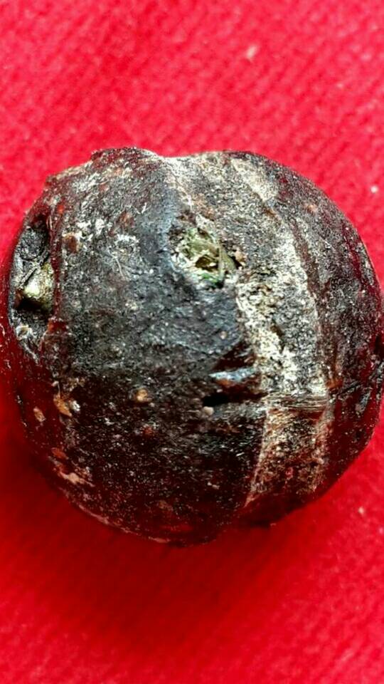 ลูกอมหลวงปู่หมุนยุคแรก ฝังตะกรุด สุดแสนหายากครับ