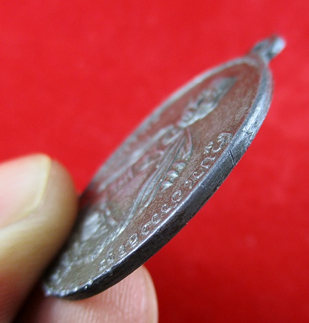 เหรียญครูบาศรีวิชัยบล๊อคแว่นตาเนื้อตะกั่วออกวัดสวนดอก