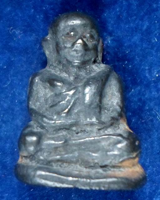 วัดบางคลาน พิจิตร รูปหล่อ หลวงพ่อเงิน รุ่น รวย รวย รวย