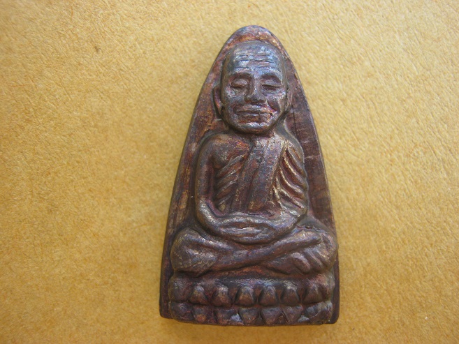 พระหลวงปู่ทวด เตารีดปี24 เนื้อทองแดงรมดำ พิมพ์หน้าใหญ่ สภาพสวยมาก องค์ที่2