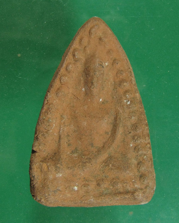 พระสรรค์ข้างเม็ด เนื้อดิน ล.พ.กวย