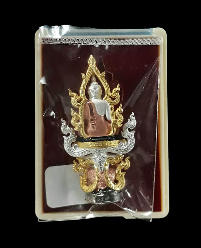 พระพุทธนิมิตรพิชิตมาร รุ่นพิชิตมาร พระอธิการใจ วัดพระยาญาติ จ.สมุทรสงคราม ปี2559 เนื้อ 4K ซุ้มสีทอง 