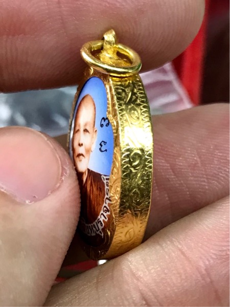 ล๊อกเก็ต หลวงพ่อแพ เลี่ยมทองคำ