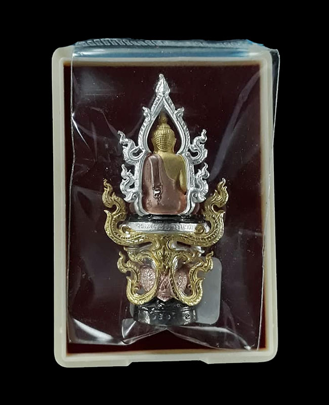 พระพุทธนิมิตรพิชิตมาร รุ่นพิชิตมาร พระอธิการใจ วัดพระยาญาติ จ.สมุทรสงคราม ปี2559 เนื้อ 4K ซุ้มสีเงิน