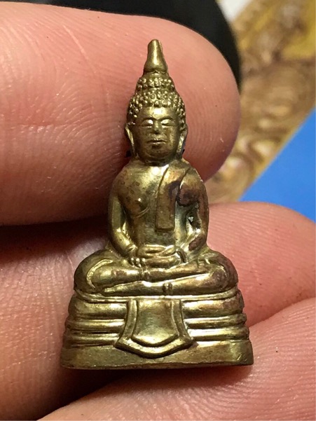 พระกริ่ง หลวงพ่อโสธร รุ่น กาญจนาภิเษก ครองราชย์ ๕๐ ปี ปี ๒๕๓๙ สวย กล่องเดิม