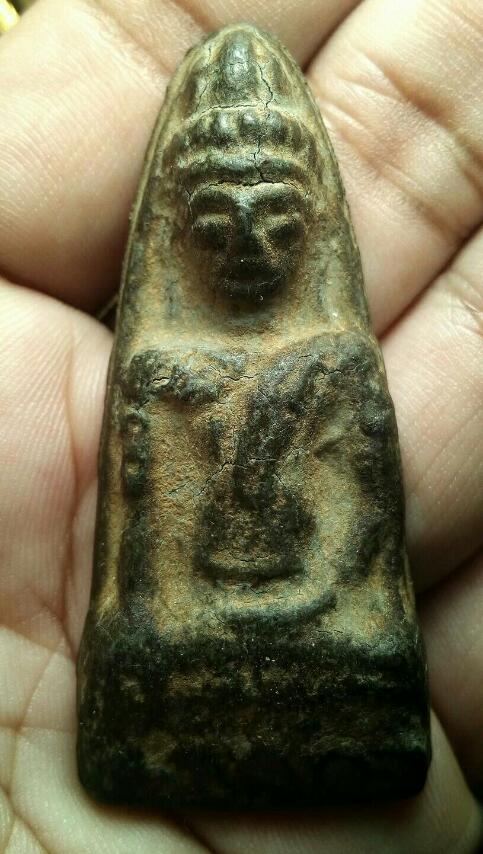 พระหูหยานชินกรอบ