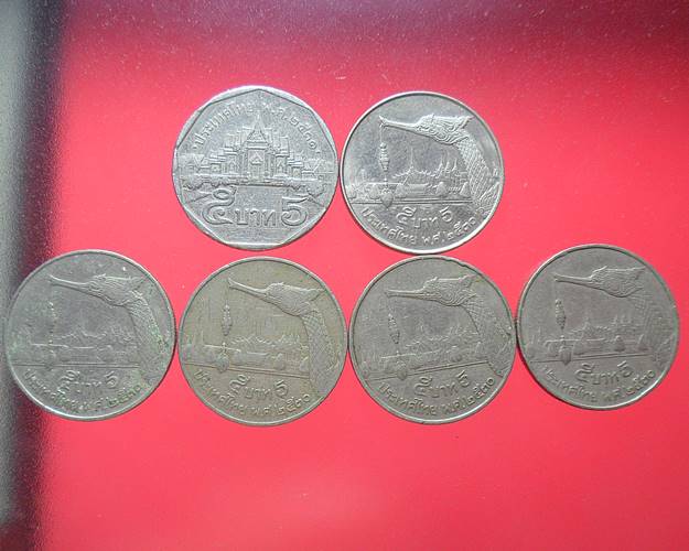 เหรียญ5บาท ในหลวงรัชกาลที่9 หายาก หลังเรือสุวรรณหงษ์ ปี 30 และ หลังวัดเบจปี31 ตามรูปครับรวม6เหรียญ