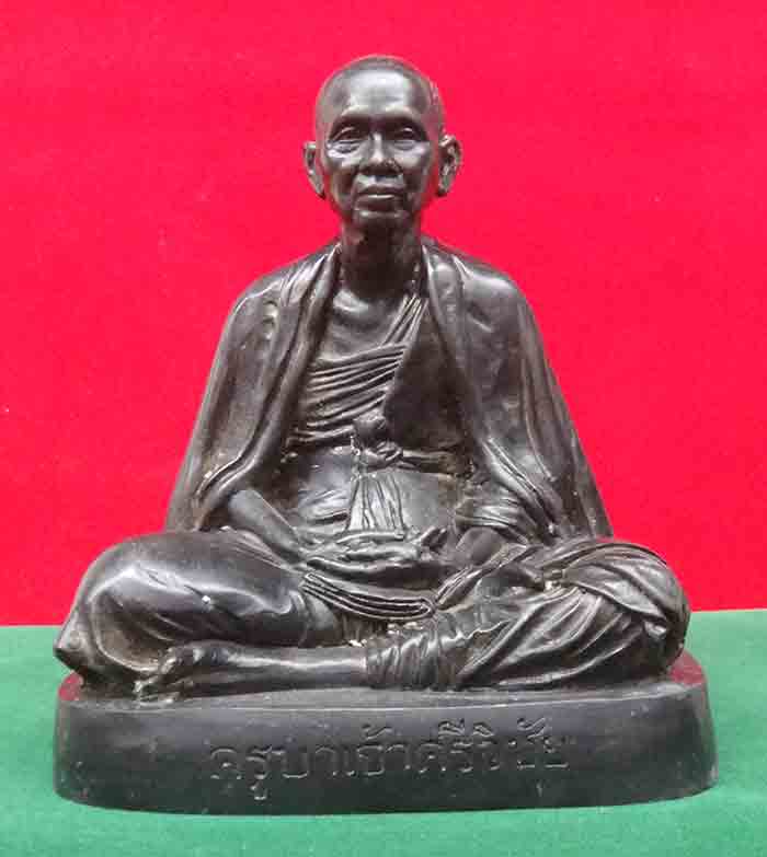 พระบูชาครูบาศรีวิชัย ขนาด 5 นิ้ว ผิวเดิมๆสวยๆ