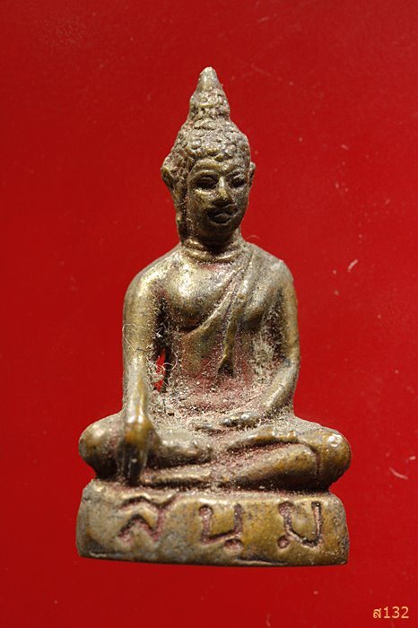 รูปหล่อพระพุทธ วัดหนองแค 