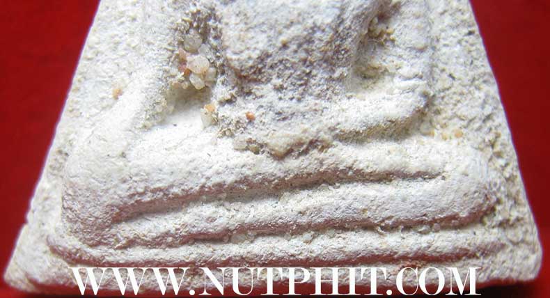 สมเด็จนางพญา (บรรจุกรุ) หลวงปู่ทิม วัดละหารไร่ จังหวัดระยอง มีเม็ดพระธาตุ*127