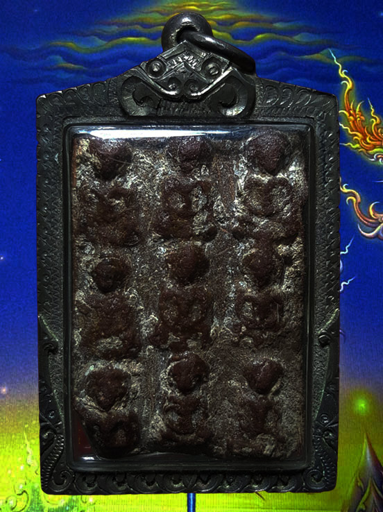 พระแผงนาดูนตัดเก้าพิมพ์ตุ๊กตา เนื้อหินช๊อตโกแลต เข็ม ๆ  