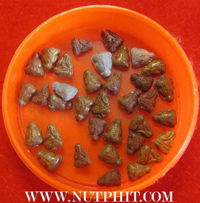 ชุด ๓๕ องค์* พระปิดตากิมจ้อ ลป.คำพันธ์ วัดธาตุมหาชัย นครพนม สภาพกริ๊บทุกองค์ รับประกัน!!!*137