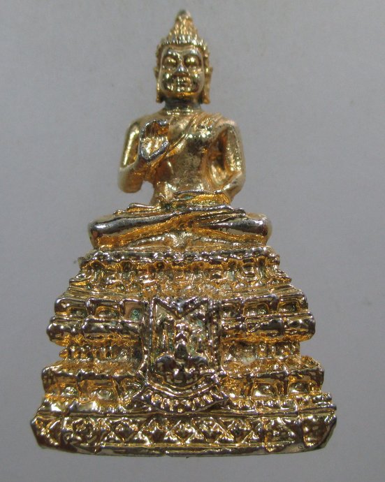 ๒๐ รูปหล่อพระประทานพรกะไหล่ทอง