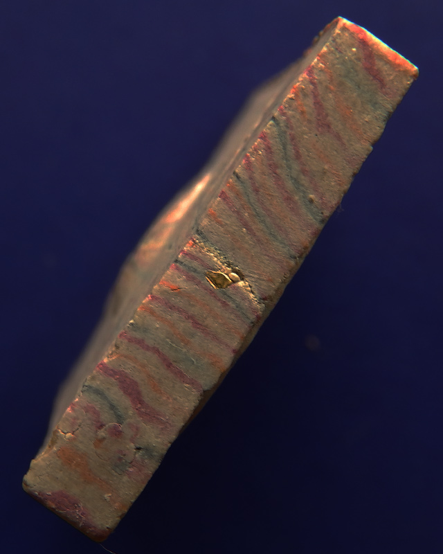 3.สมเด็จหลวงพ่อแพ วัดพิกุลทอง พิมพ์ฐานสิงห์ สายรุ้ง ตะกรุดทอง 3 กษัตริย์ ติดแผ่นทอง พร้อมกล่องเดิม