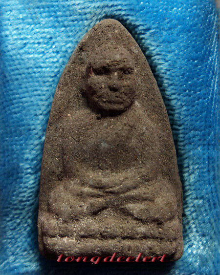 พระหลวงพ่อทวด วัดช้างให้ เนื้อว่านหลังทองคำ รุ่นกฐิน ปี 2542 สวยมากพร้อมกล่องเดิมค่ะ