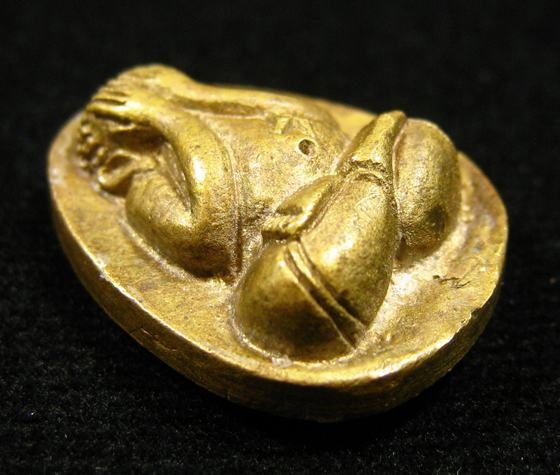 พระปิดตาสมปรารถนา เนื้อทองผสมฉนวนพระบูชา หลวงปู่หมุนเสก พิธีเสาร์ 5 มหาเศรษฐี ปี 2543