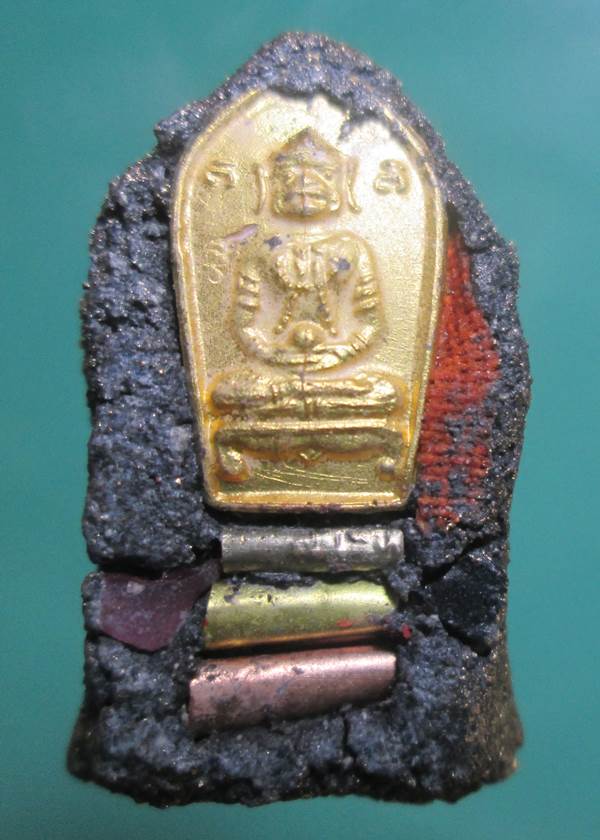 พระขุนแผนทรงพลเล็ก ทาทอง หลังปรกหนุมาน หลวงปู่หมุน ปลุกเสก ออกวัดซับลำใย ปี 2543 