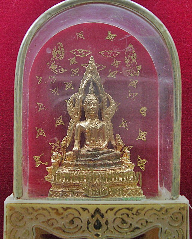 พระบูชาตั้งหน้ารถ พระพุทธชินราช วัดพระศรีรัตนมหาธาตุ จ.พิษณุโลก หน้าตัก 1.5 นิ้ว สูง 2.5 นิ้ว