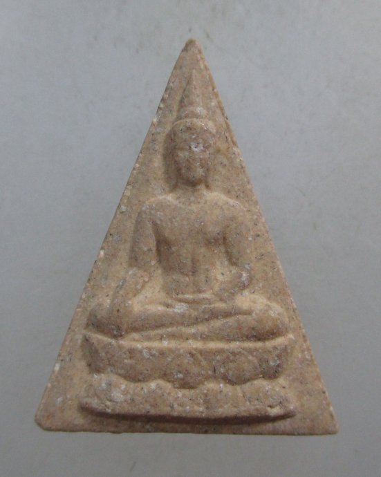 ๒๐ พระพุทธนวราชบพิตร สมเด็จจิตรดาหลัง ภปร.มวลสารผงจิตรลดา พ.ศ.2529