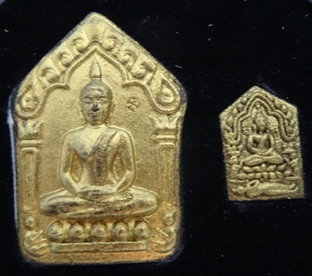 หลวงปู่ทิมผงพลายกุมารใหญ่+เล็ก รุ่นละสังขาร 40 ปี 1 พค2558 เนื้อดำ อาถรรพณ์นิลมณี