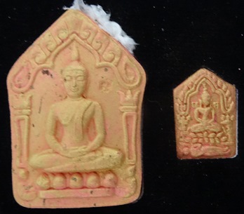 หลวงปู่ทิมผงพลายกุมารใหญ่+เล็ก รุ่นละสังขาร 40 ปี 1 พค2558 เนื้อชมพู ทับทิมสยาม + ตะกรุด