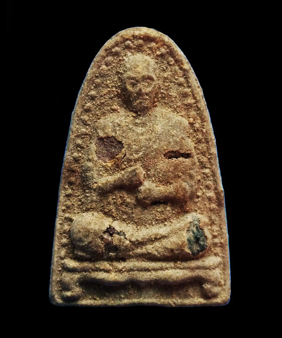 สมเด็จโตเนื้อผงว่าน ฝังพลอย หลวงปู่หมุน ปลุกเสกพิธีไตรมาสรวยทันใจ ปี2543 สร้างน้อยเริ่มหายาก