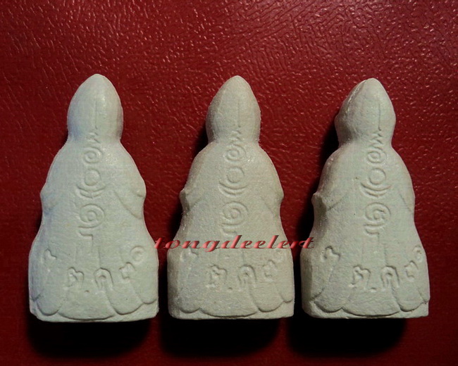 เจ้าแม่กวนอิม ญสส. สมเด็จพระญาณสังวรฯ วัดบวรนิเวศวิหาร รุ่นแรก สวยมากค่ะ