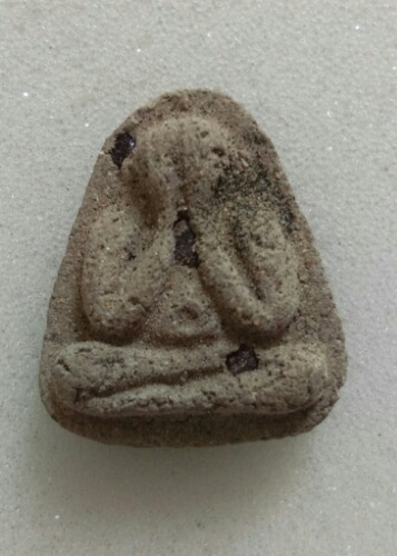 พระปิดตาหลวงพ่อทิม  วัดยายร้า  ปี16. องค์ที่1