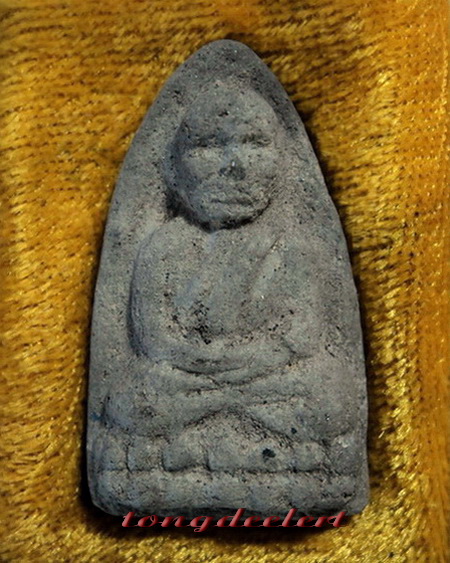 พระหลวงพ่อทวด วัดช้างให้ รุ่นกฐิน ปี 2542 เนื้อว่านหลังทองแดงพร้อมกล่องเดิมค่ะ