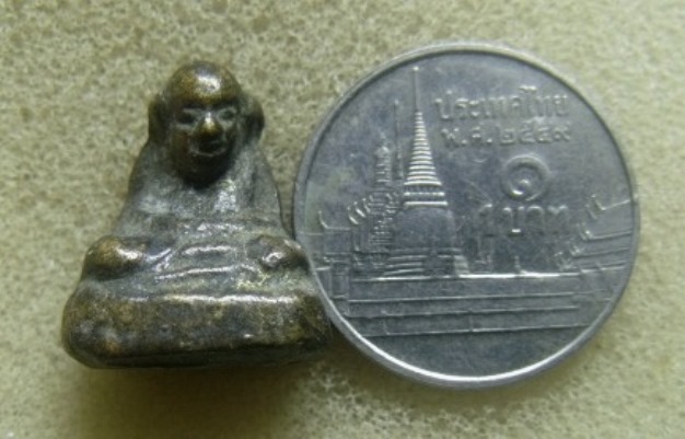 **วัดใจ**รูปเหมือนหล่อโบราณ เนื้อทองผสม เก่าๆ เนื้อจัด ไม่ทราบที่**สวยๆ เชิญชมครับ