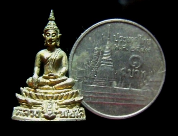 **วัดใจ**รูปหล่อหลวงพ่อพระใส วัดโพธิ์ชัย จ.หนองคาย**ก้นกลึง สวยๆ เชิญชมครับ