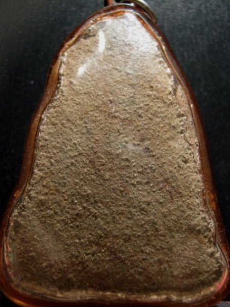 พระนางเขาหลวง เนื้อดิน กรุเขาหลวง จ.สุโขทัย มีเลี่ยมพลาสติกสามสี