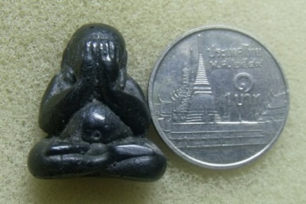 **วัดใจ**พระปิดตามหาลาภ เนื้อเมฆพัตร เก่าๆ ไม่ทราบที่**เชิญชมครับ