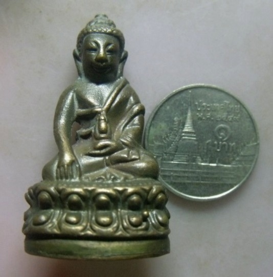 **วัดใจ**พระกริ่งใหญ่ ก้นตอกโค้ด + หมายเลข เนื้อโลหะผสมออกสำริด เก่าๆ ไม่ทราบที่**สวยๆ เชิญชมครับ 