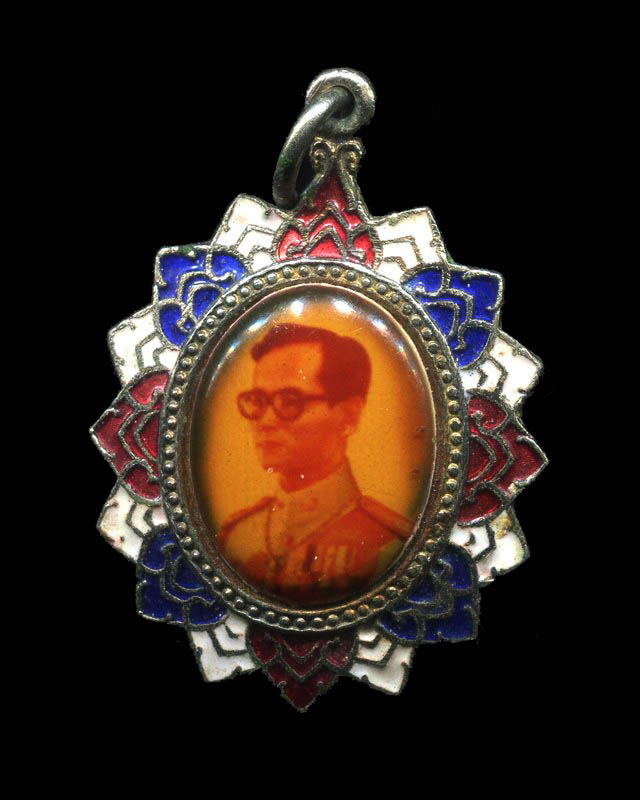 ถูกสุด สะดุดใจ...ล๊อคเก็ตเข็มกลัดร.9 จตุรเสนาสมาคมสร้างเฉลิมพระเกียรติ โดยพระบรมราชานุญาต สวยเดิม