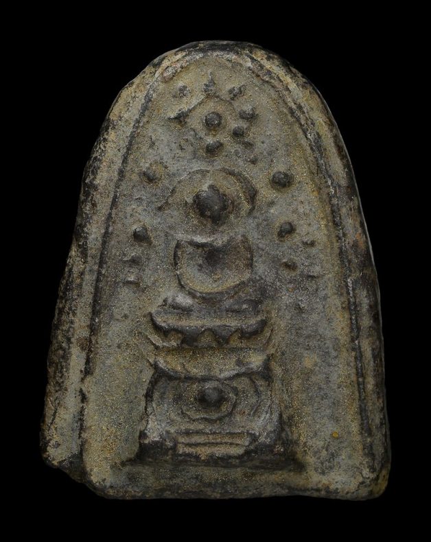 พระพิมพ์บัวเล็บช้าง เนื้อดิน กรุวัดชนะสงคราม กรุงเทพฯ 