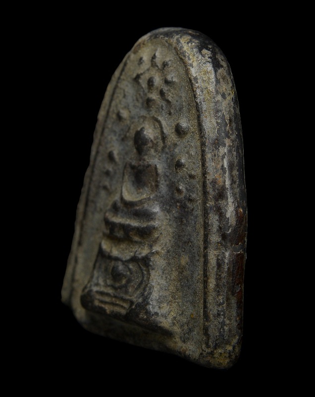 พระพิมพ์บัวเล็บช้าง เนื้อดิน กรุวัดชนะสงคราม กรุงเทพฯ 