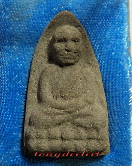 พระหลวงพ่อทวด วัดช้างให้ เนื้อว่านหลังทองคำ รุ่นกฐิน ปี 2542 สวยมากพร้อมกล่องเดิมค่ะ